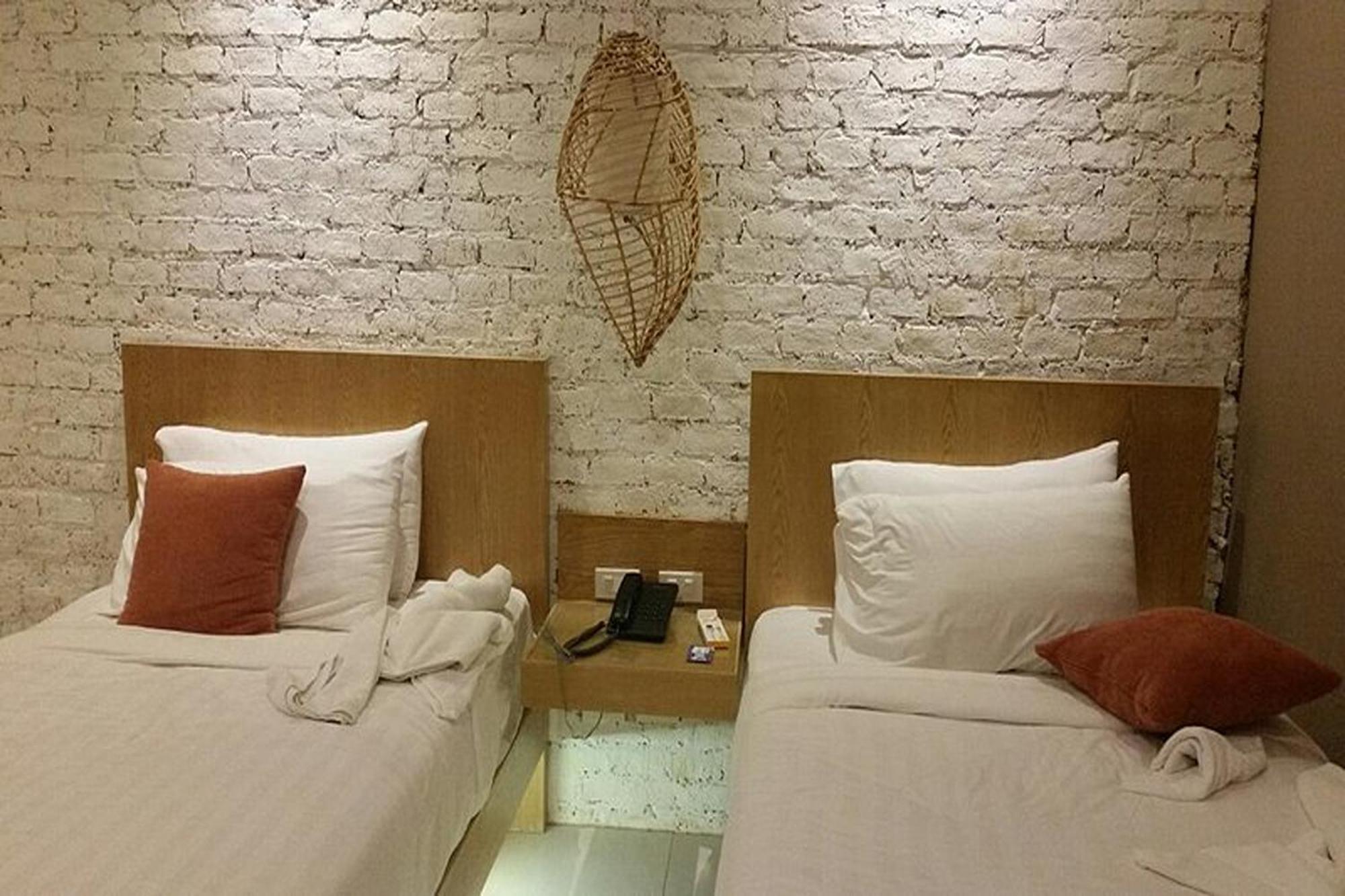เดอะเฮาส์ป่าตอง Hotel Patong ภายนอก รูปภาพ