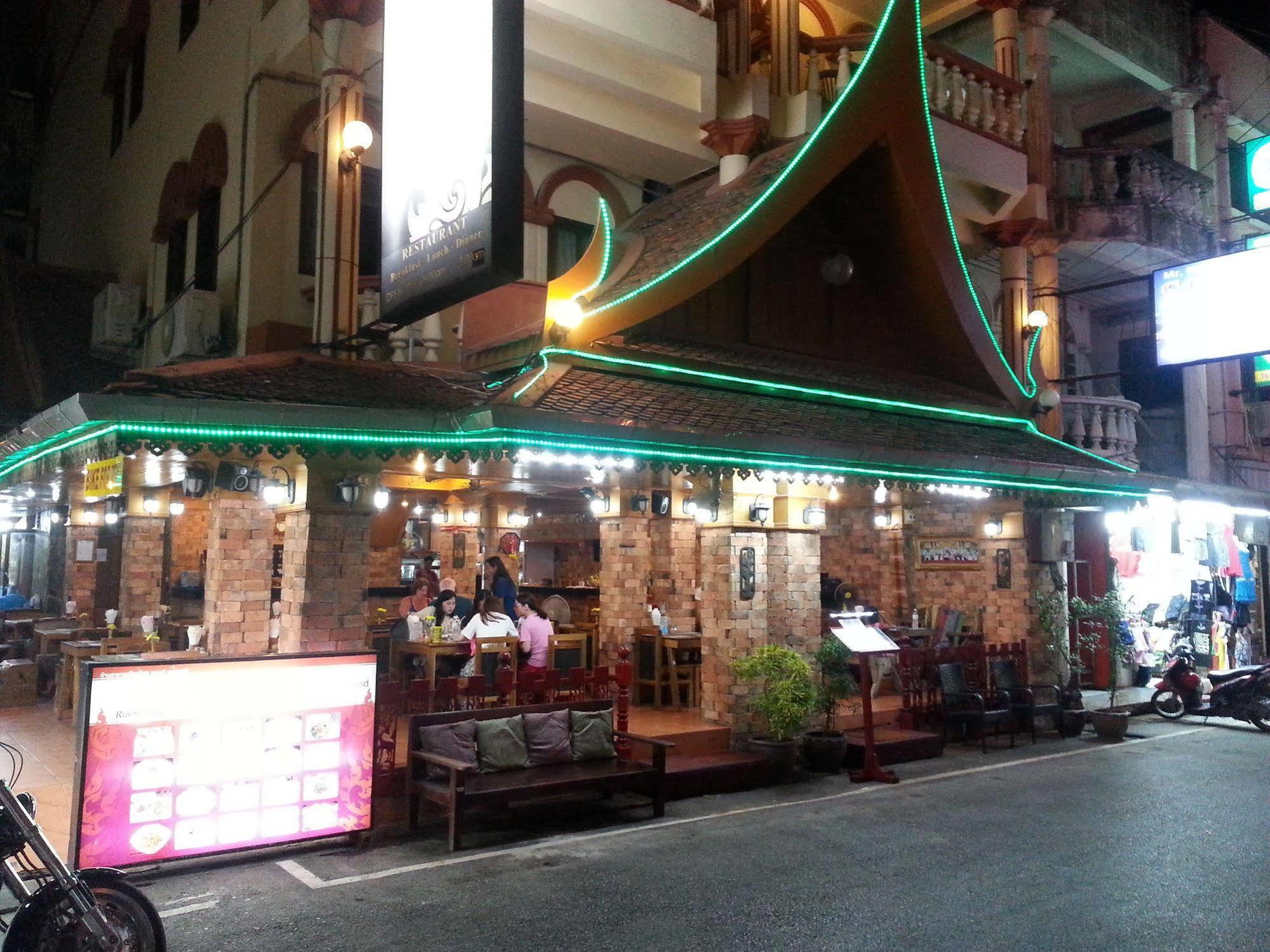เดอะเฮาส์ป่าตอง Hotel Patong ภายนอก รูปภาพ